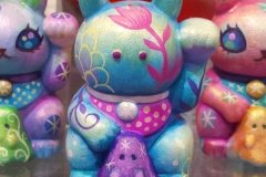 custom uamou figures by @smallandround at the @rotofugi booth